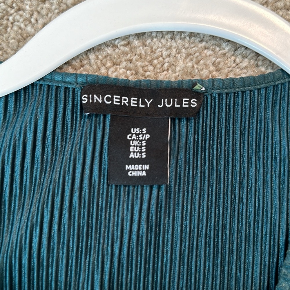 Sincerely Jules top - Picture 2 of 3